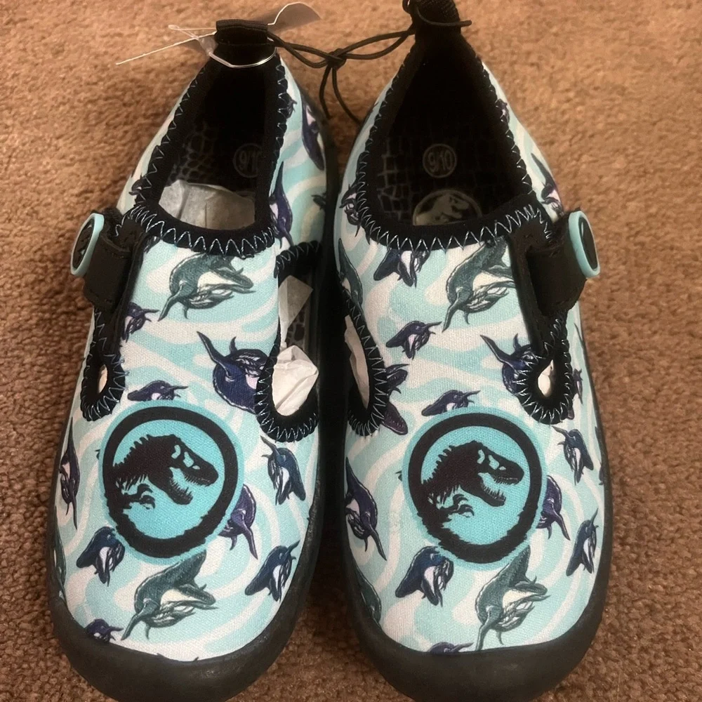 Jurassic world dinosaur Blue and Black Water Shoes with Ventilation sz 5/6
